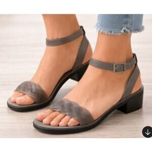 Women’s Gray Ankle Strap Sandals Size 9 Low Block Heel Comfort Shoes